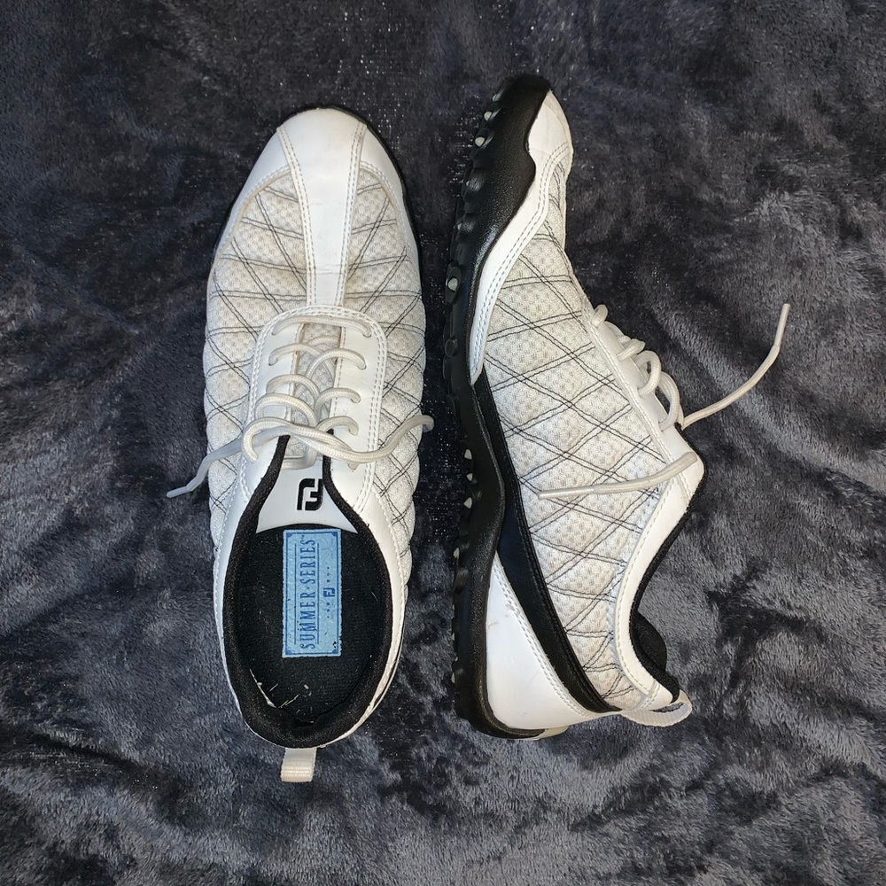 FootJoy Womens Golf Shoes | Great condition! | model 98951 | 8 medium